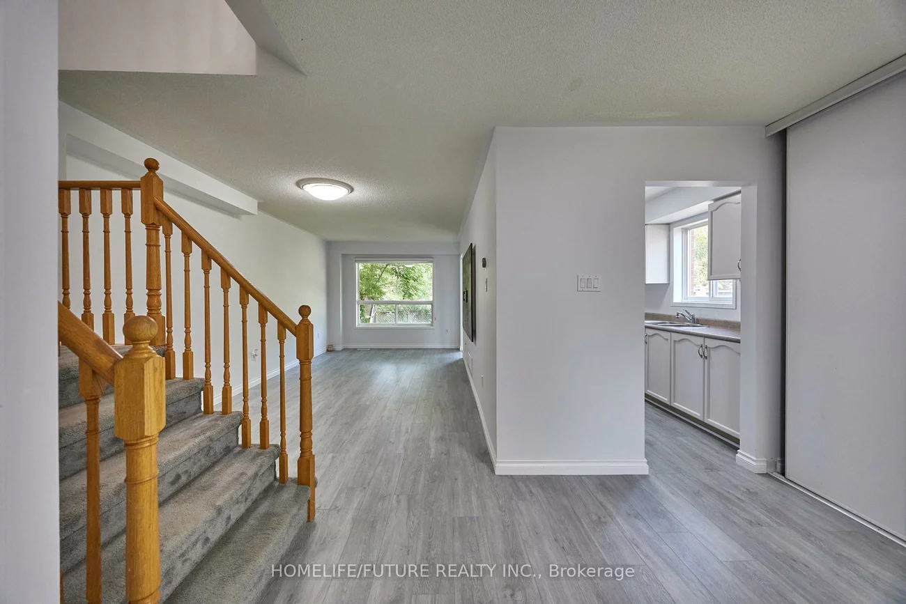 6, Pickett, Painswick North, Barrie