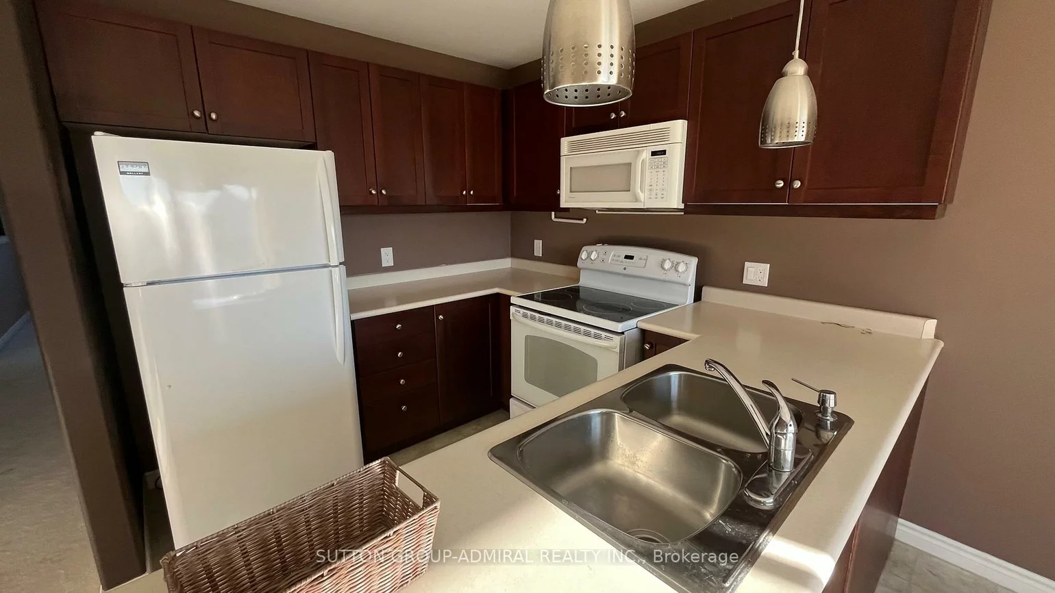 12, Revelstoke, Holly, Barrie