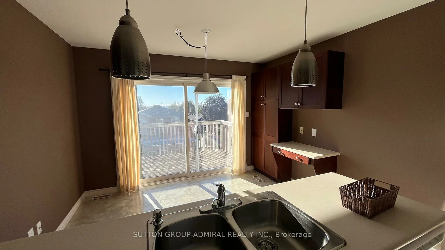 12, Revelstoke, Holly, Barrie