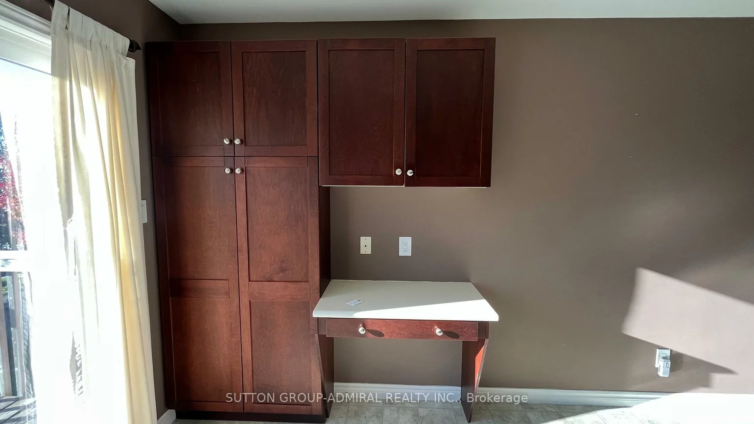 12, Revelstoke, Holly, Barrie