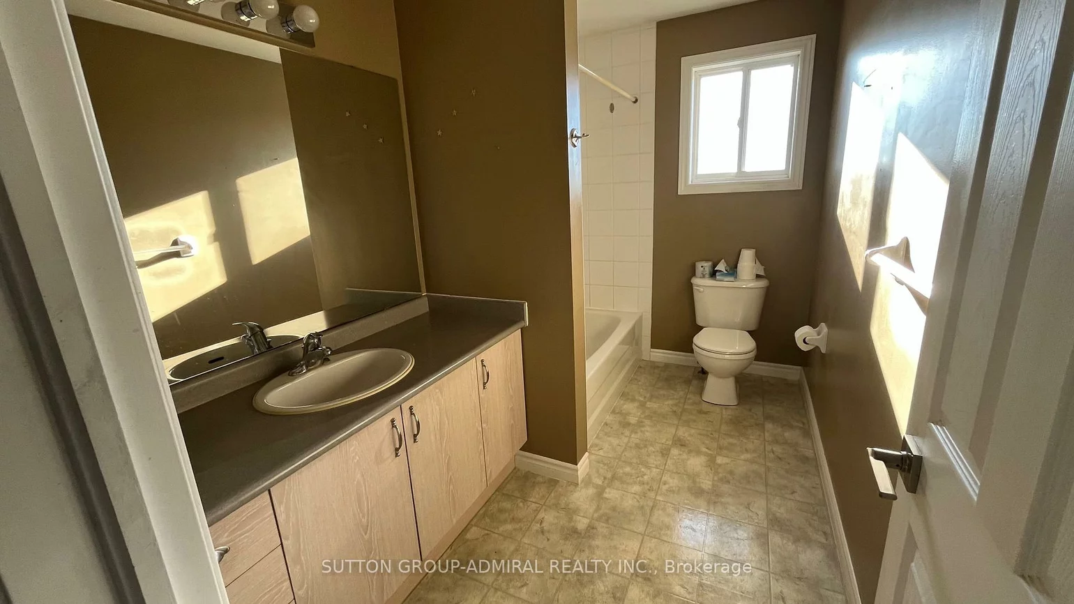 12, Revelstoke, Holly, Barrie