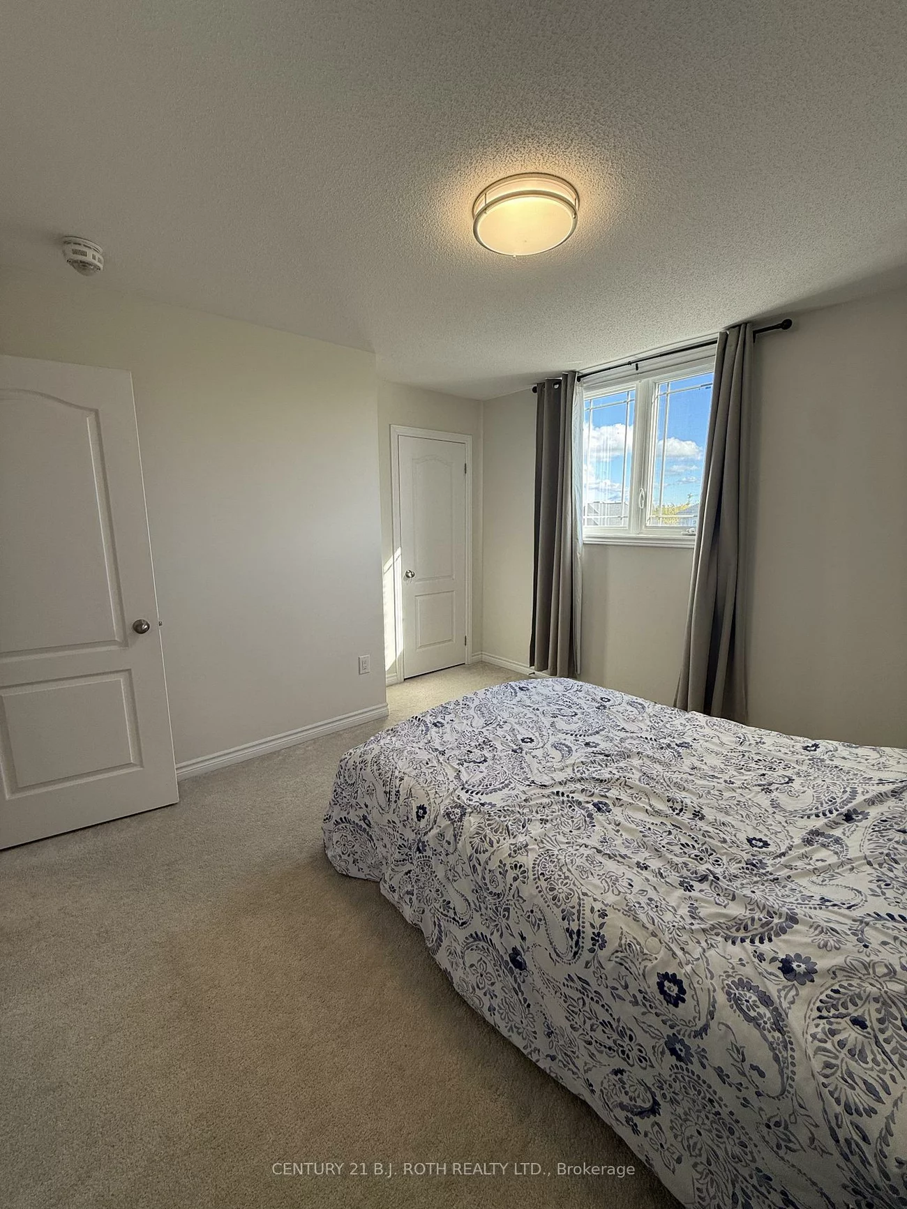 67, Megan, 400 West, Barrie