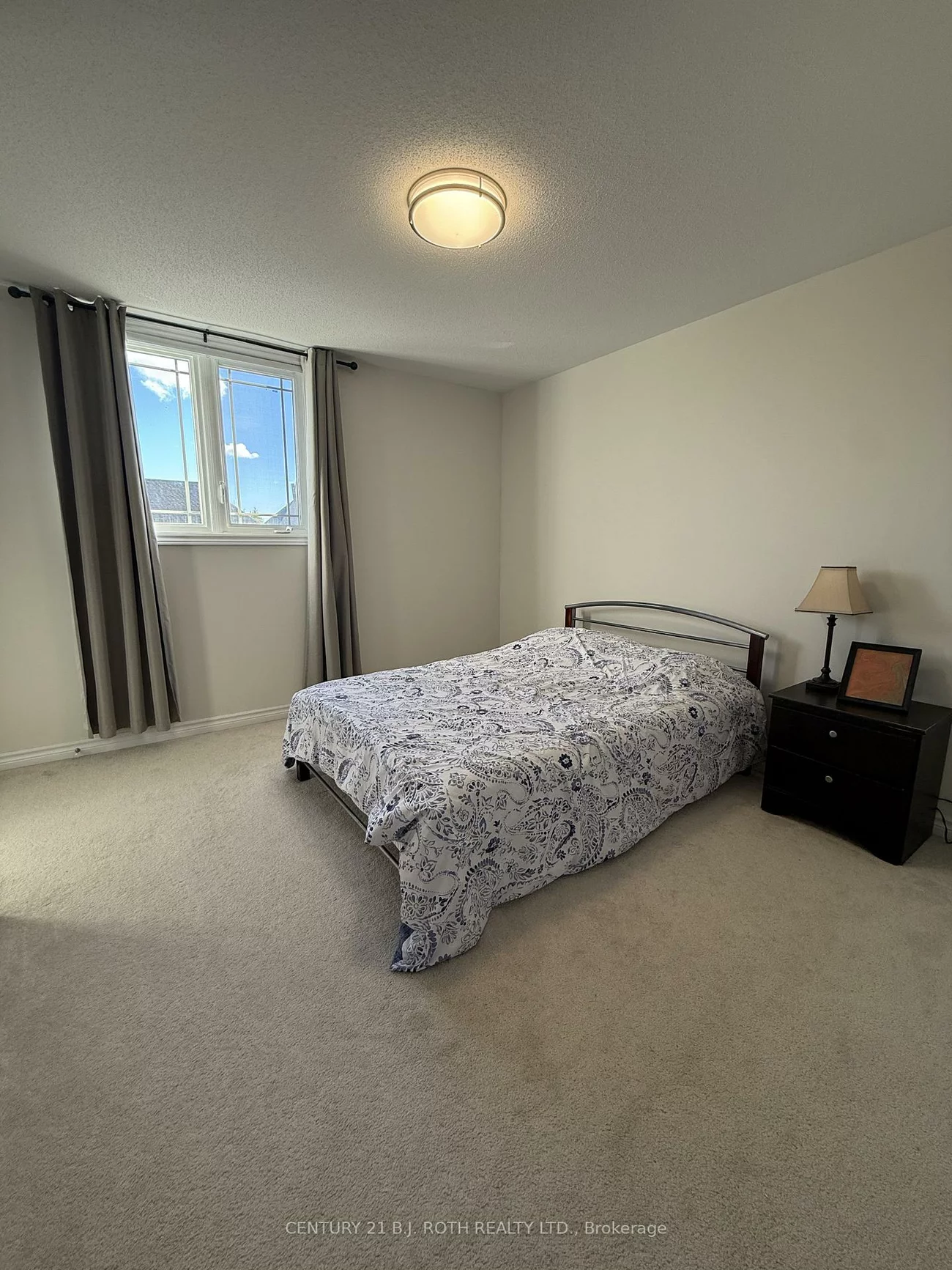 67, Megan, 400 West, Barrie