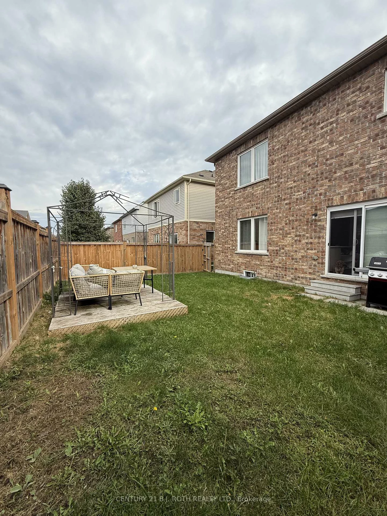 67, Megan, 400 West, Barrie