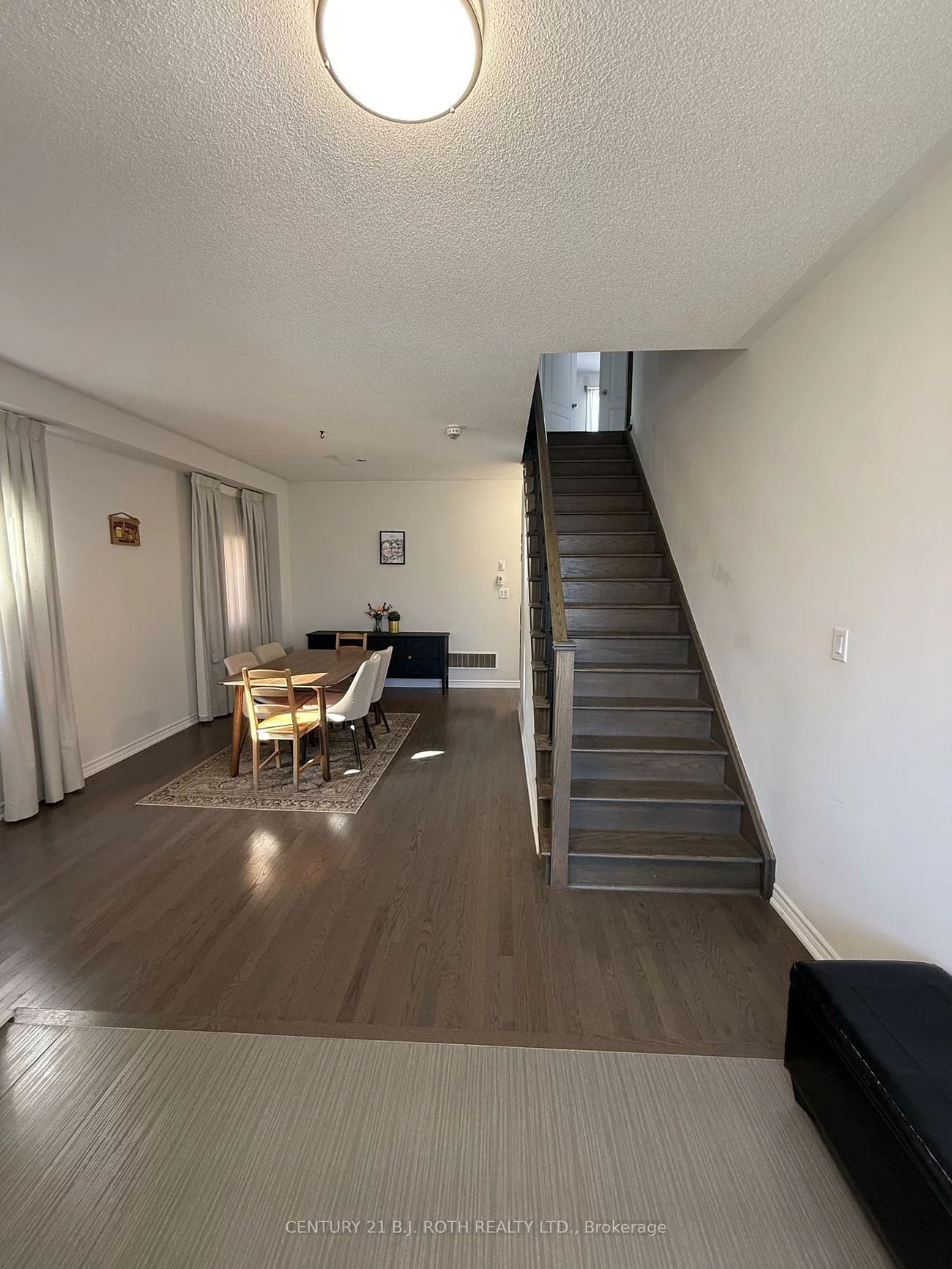 67, Megan, 400 West, Barrie