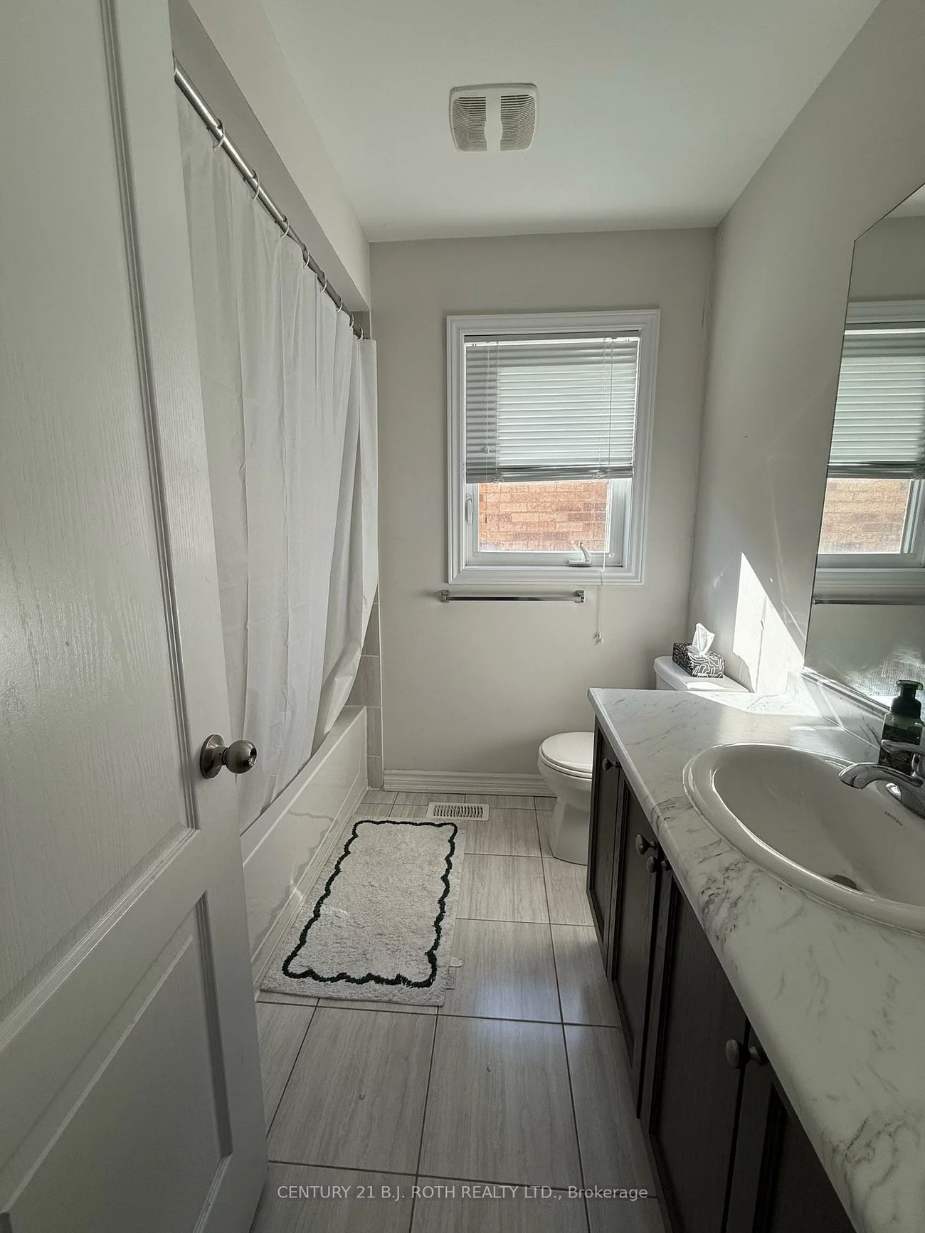 67, Megan, 400 West, Barrie