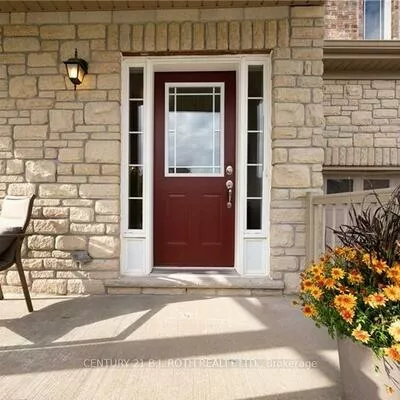 67, Megan, 400 West, Barrie