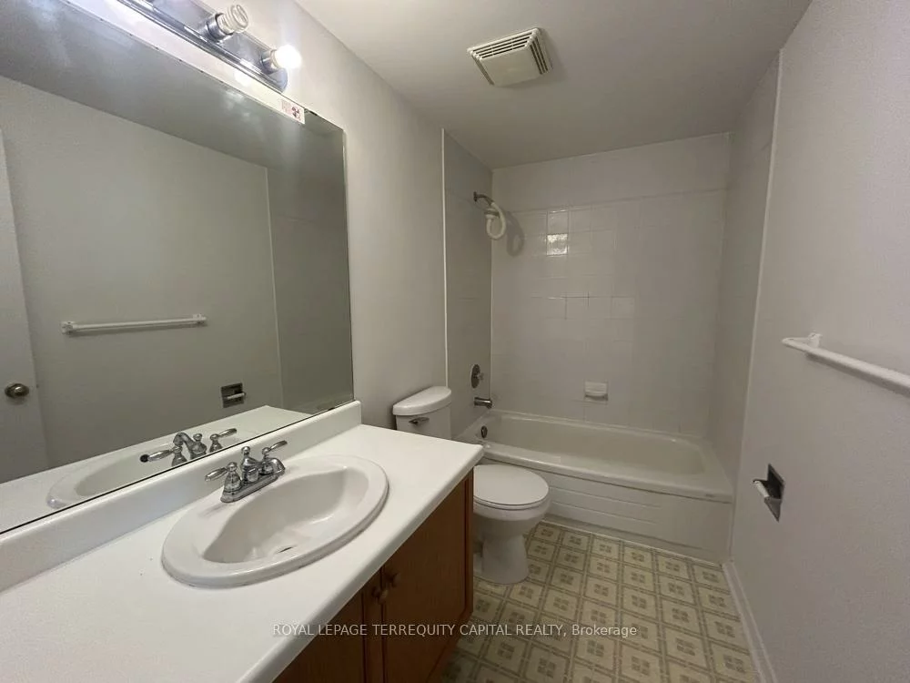 102, Cardinal, Cundles East, Barrie