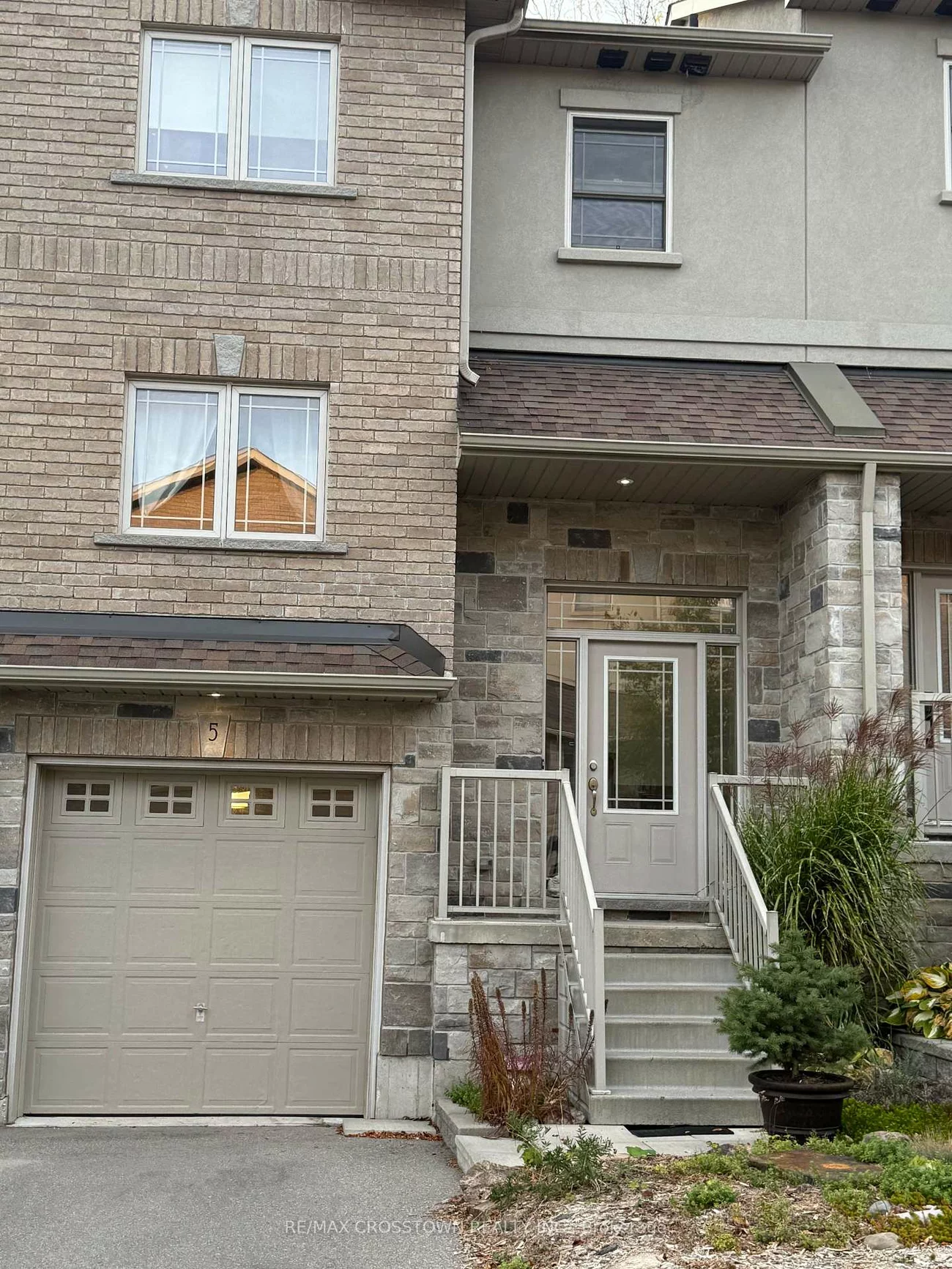 376, Blake, Codrington, Barrie