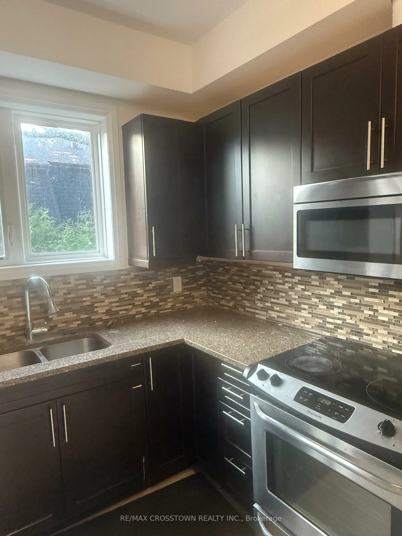 376, Blake, Codrington, Barrie