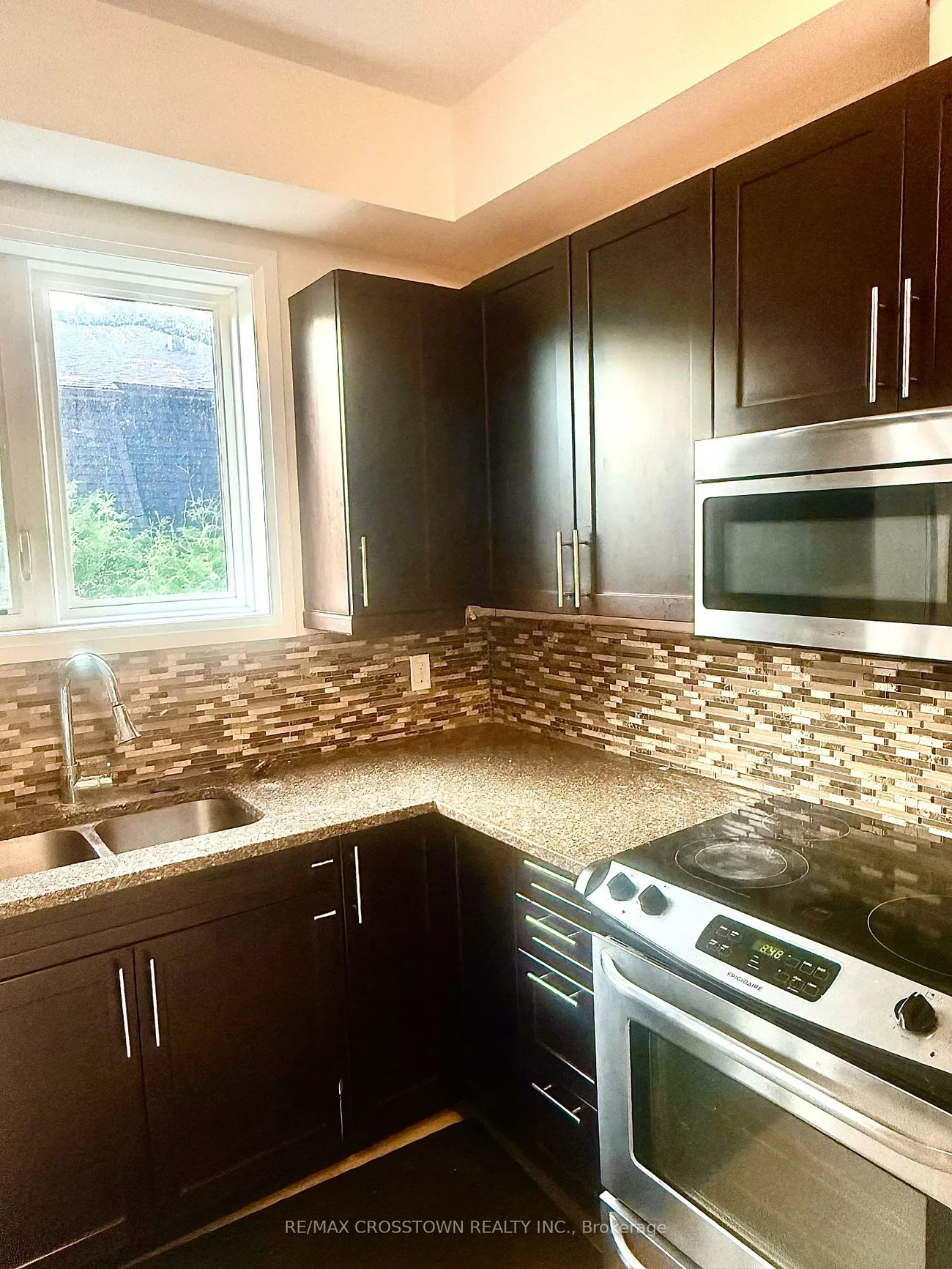 376, Blake, Codrington, Barrie