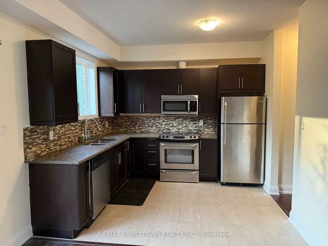 376, Blake, Codrington, Barrie