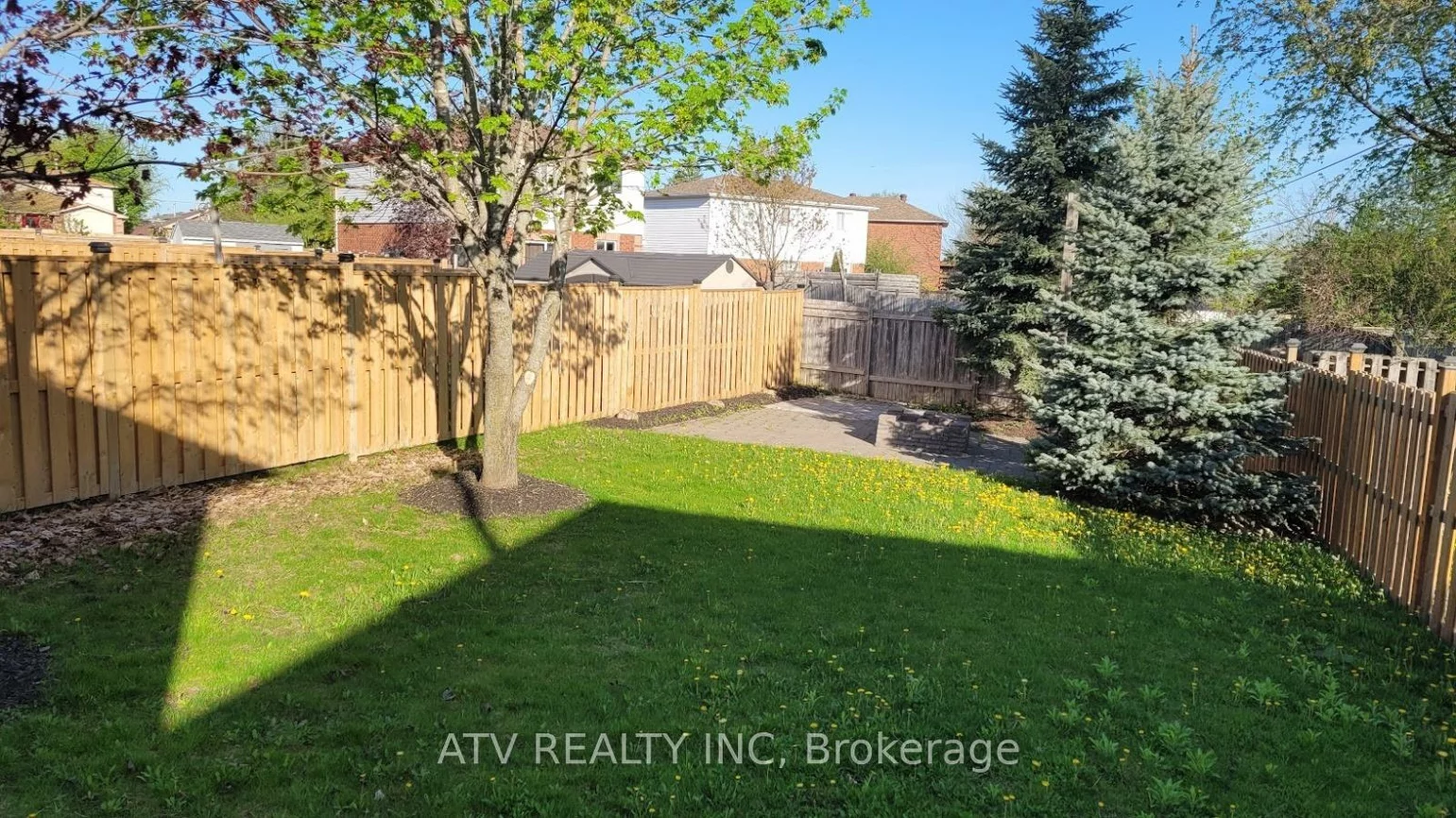 133, Columbia, Holly, Barrie