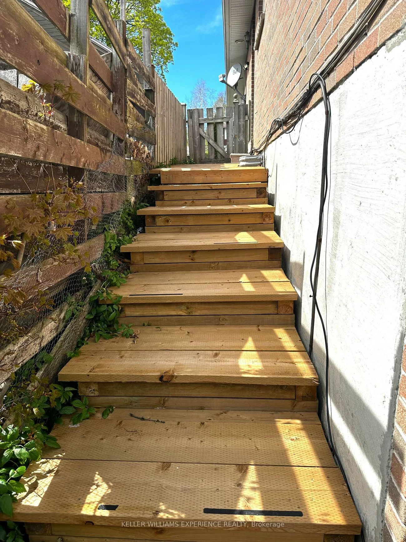 33, Daphne, Cundles East, Barrie