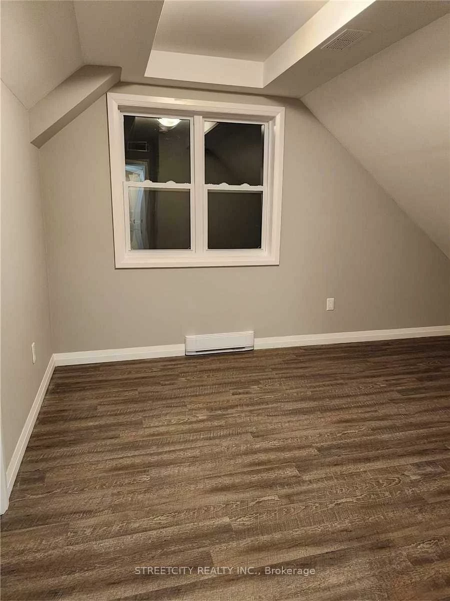 170, Bradford, City Centre, Barrie