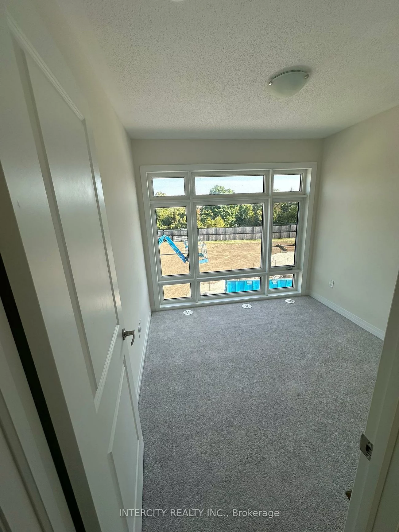 23, Bluebird, Painswick South, Barrie