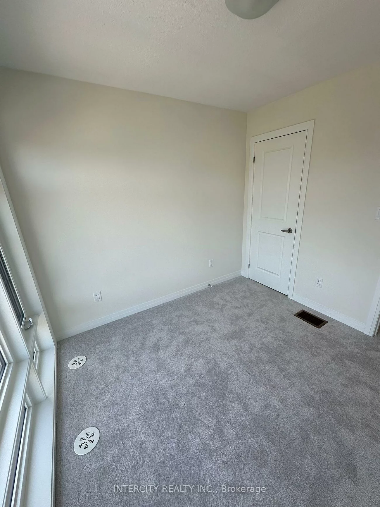 23, Bluebird, Painswick South, Barrie