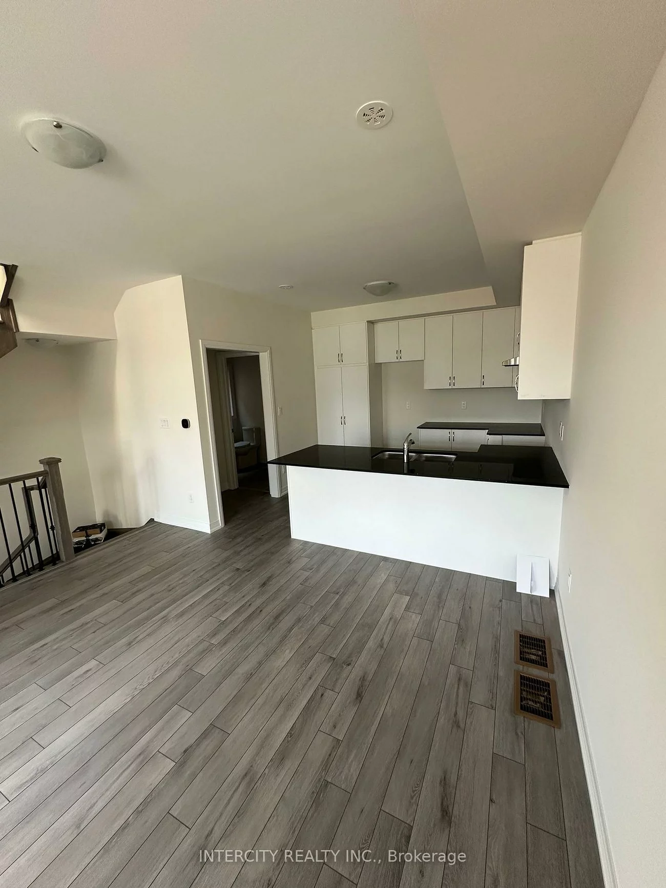 23, Bluebird, Painswick South, Barrie