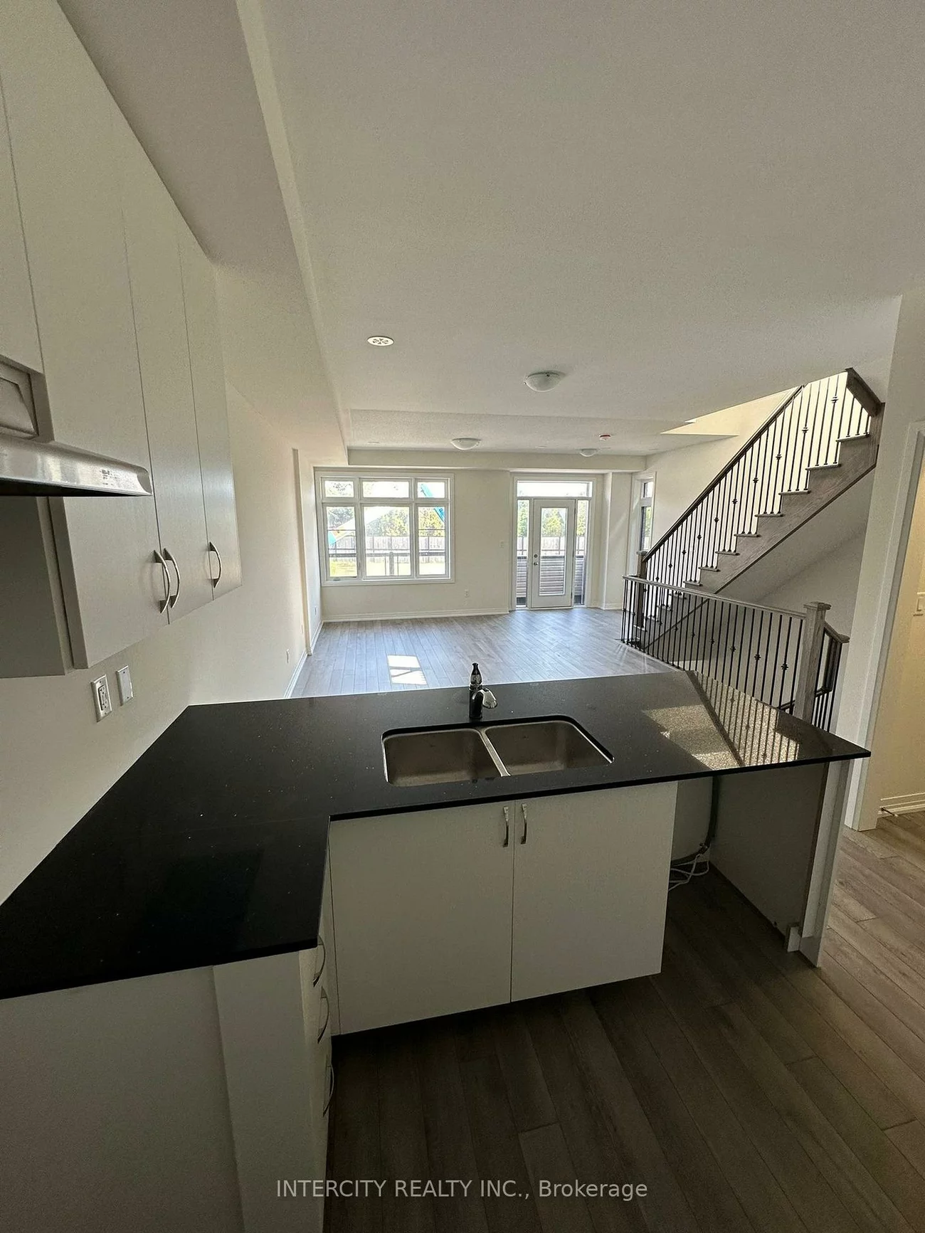 23, Bluebird, Painswick South, Barrie