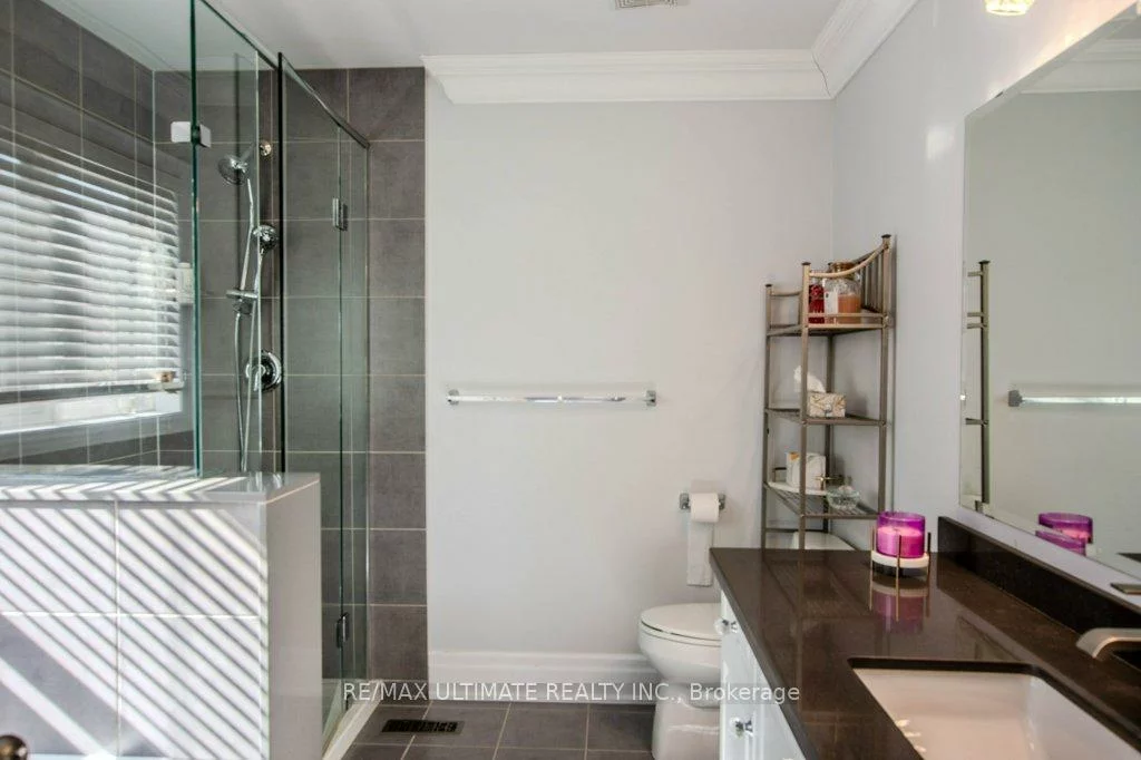 38, Catherine, Painswick South, Barrie