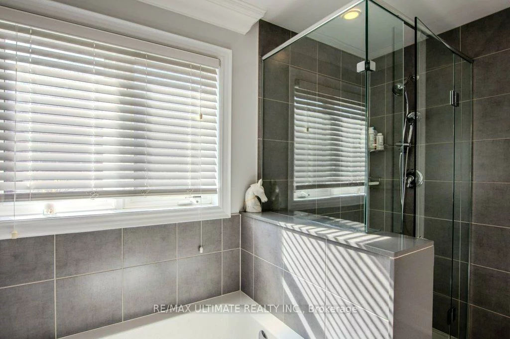 38, Catherine, Painswick South, Barrie