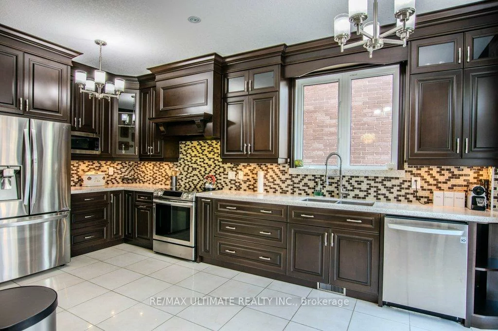 38, Catherine, Painswick South, Barrie