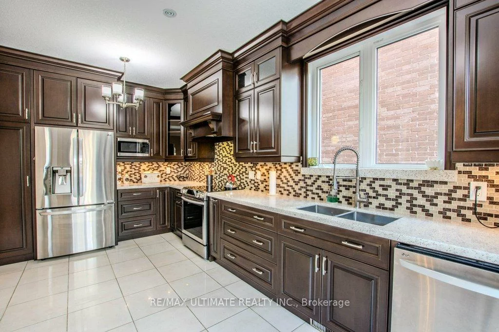 38, Catherine, Painswick South, Barrie