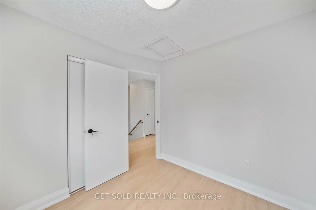 232, Kozlov, West Bayfield, Barrie