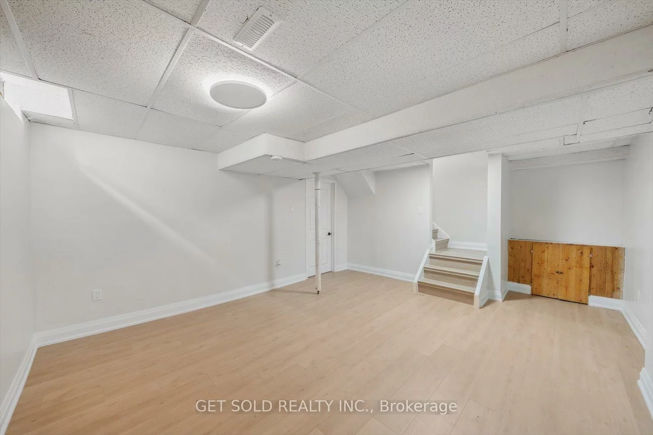 232, Kozlov, West Bayfield, Barrie