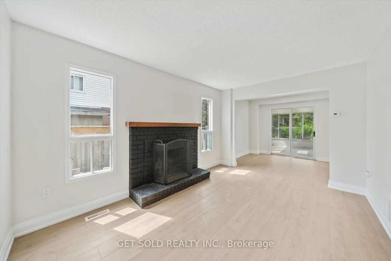 232, Kozlov, West Bayfield, Barrie