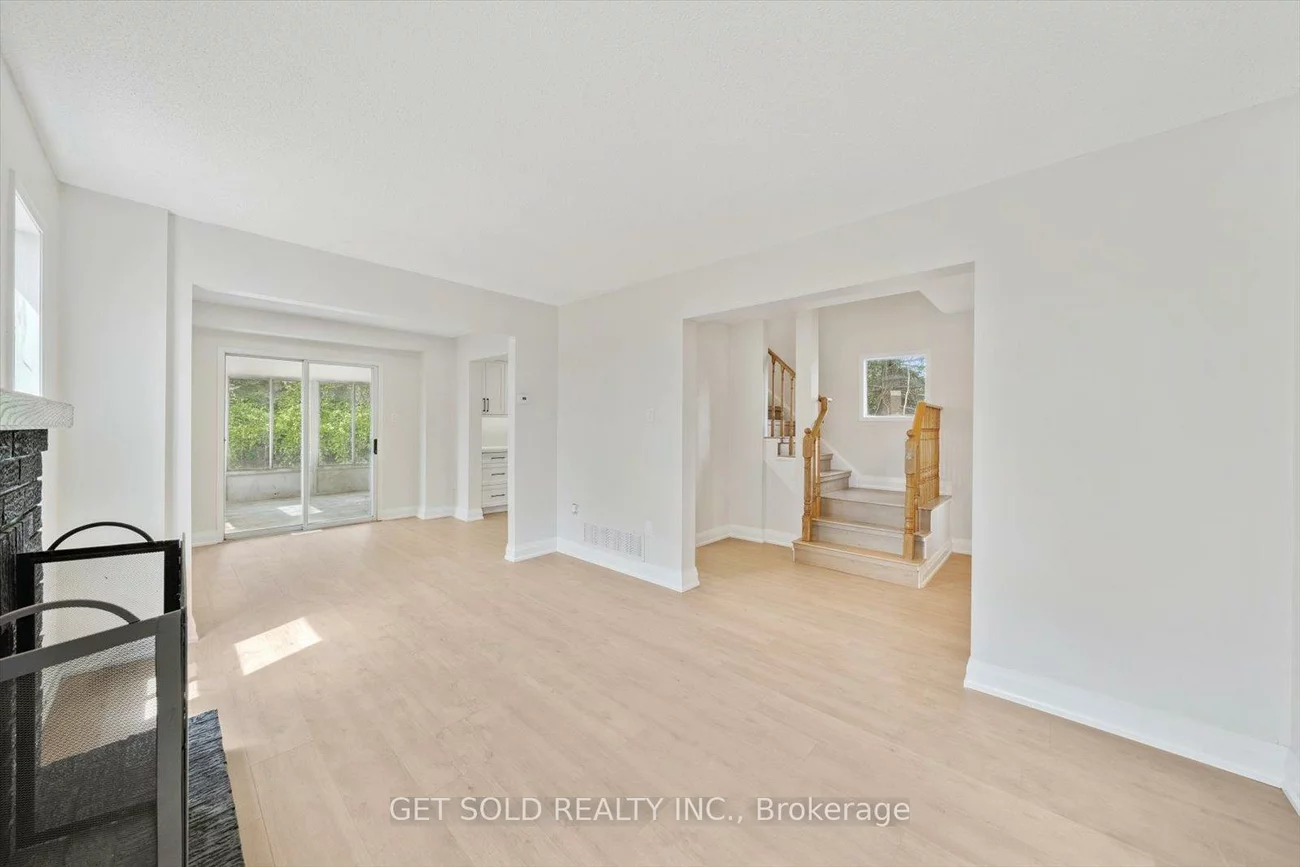 232, Kozlov, West Bayfield, Barrie