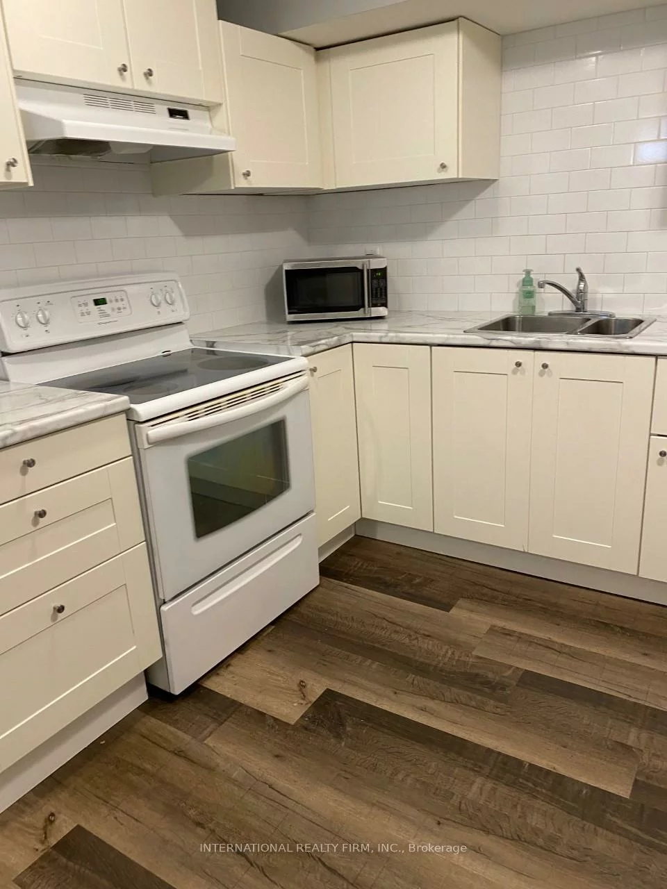 75, Ferguson, Northwest, Barrie