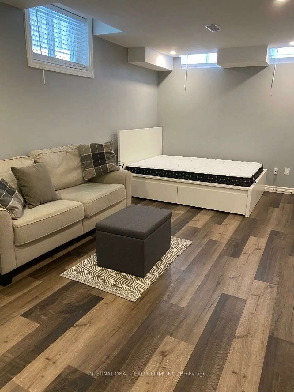 75, Ferguson, Northwest, Barrie