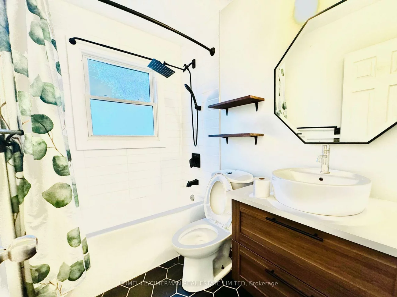 12, Creswick, Wellington, Barrie