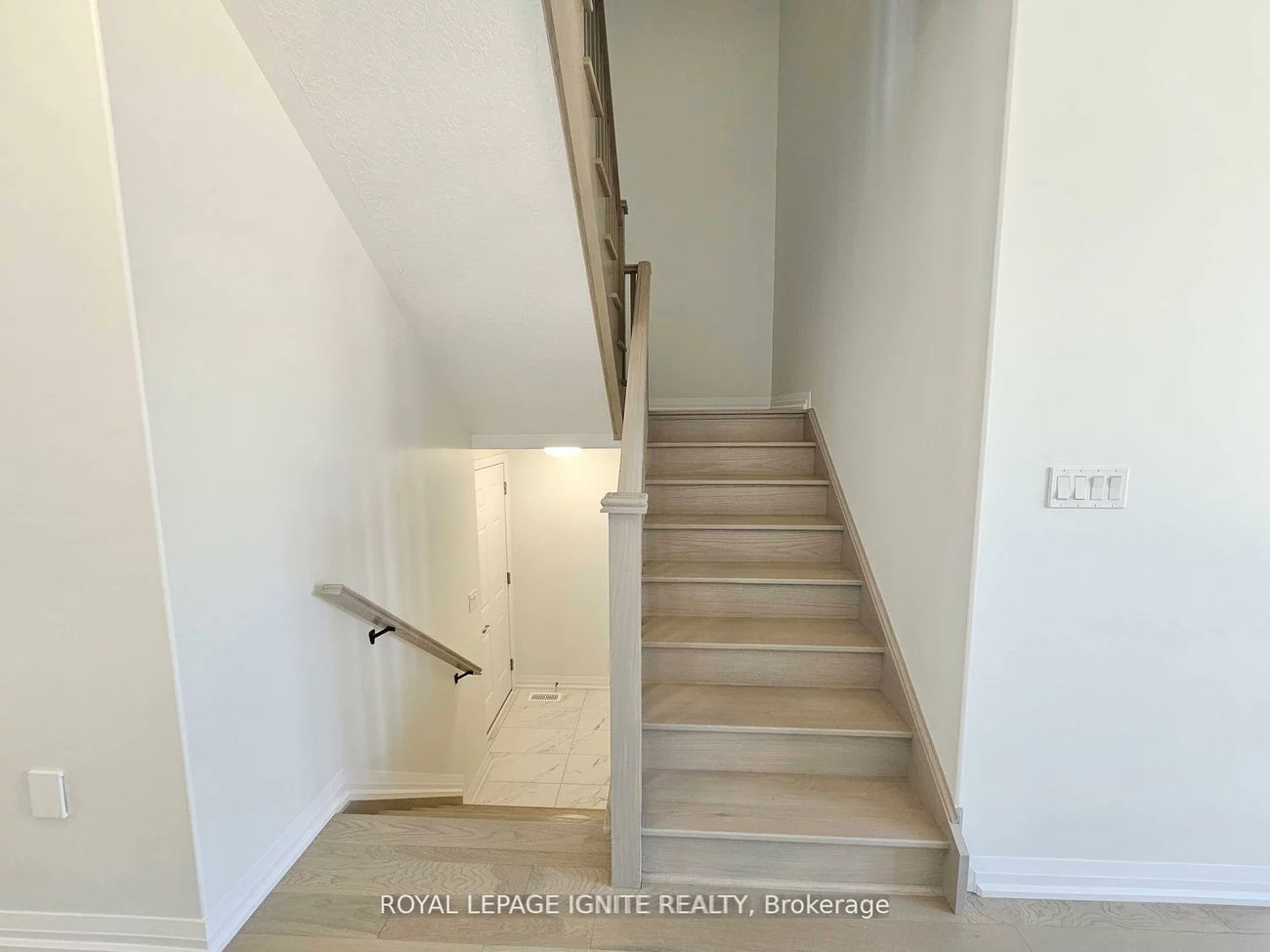 61, Copperhill, Painswick South, Barrie