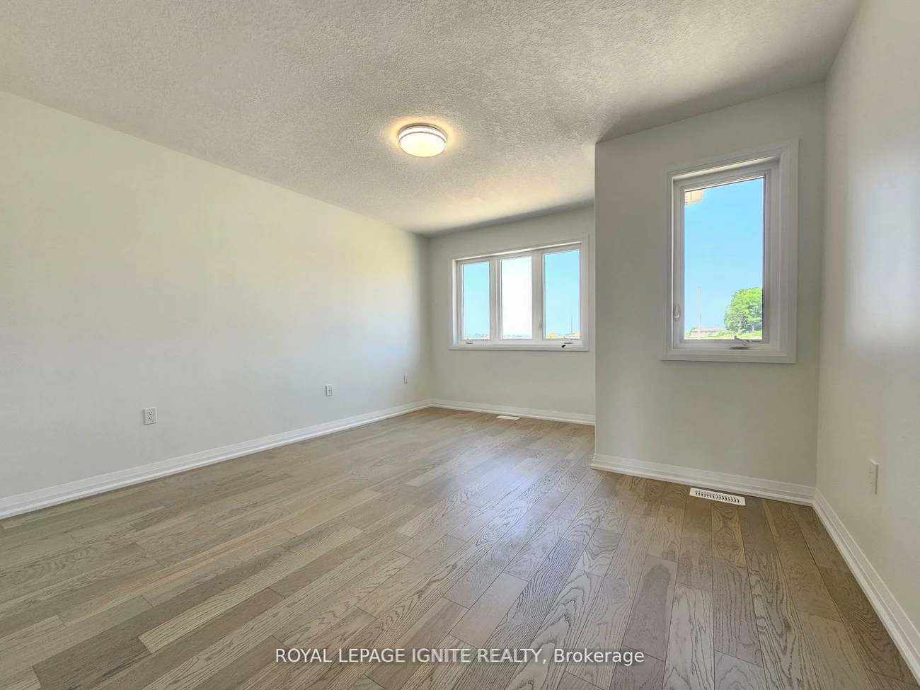 61, Copperhill, Painswick South, Barrie