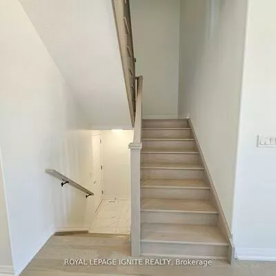 61, Copperhill, Painswick South, Barrie