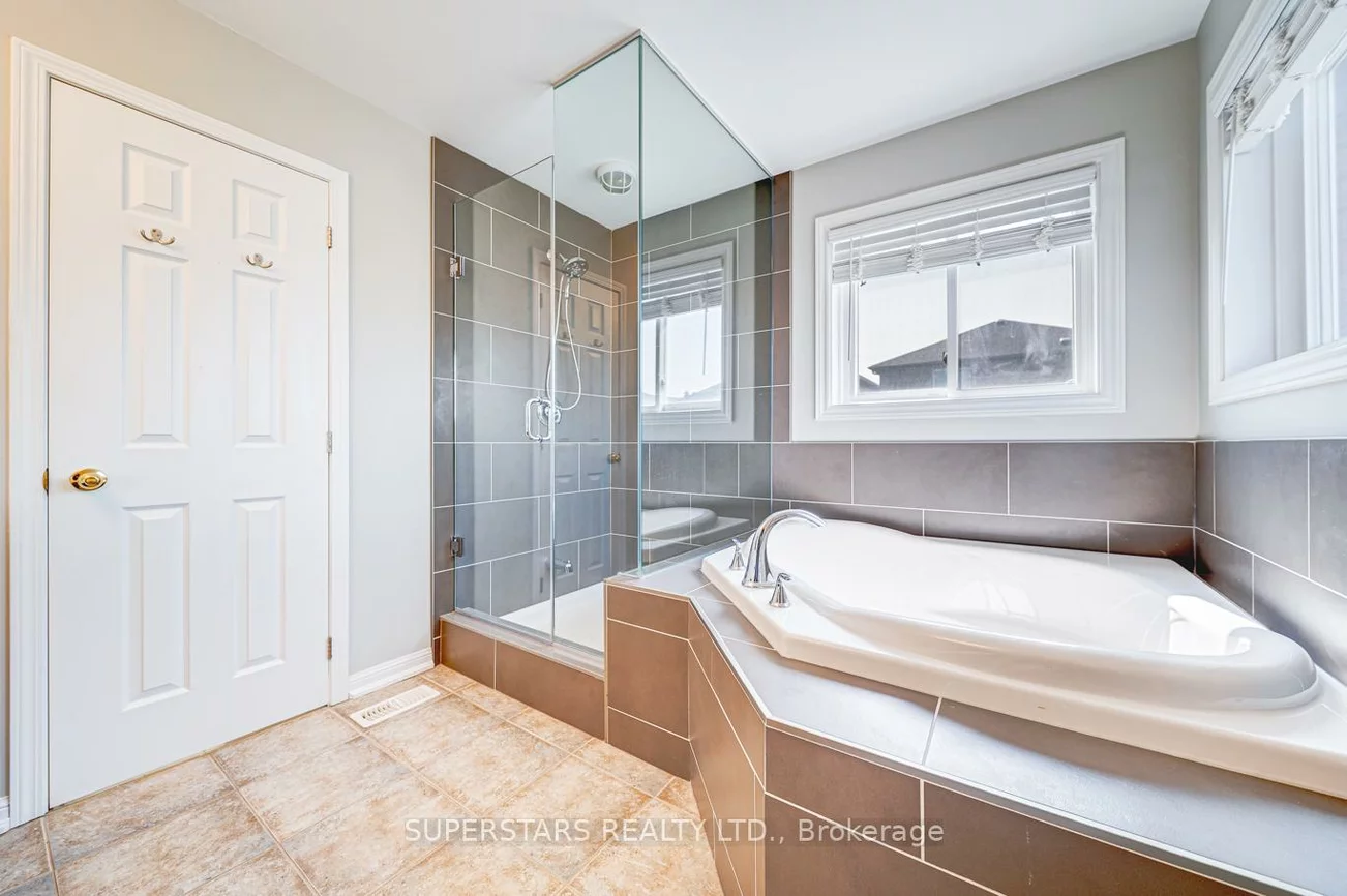 46, Majesty, Innis-Shore, Barrie