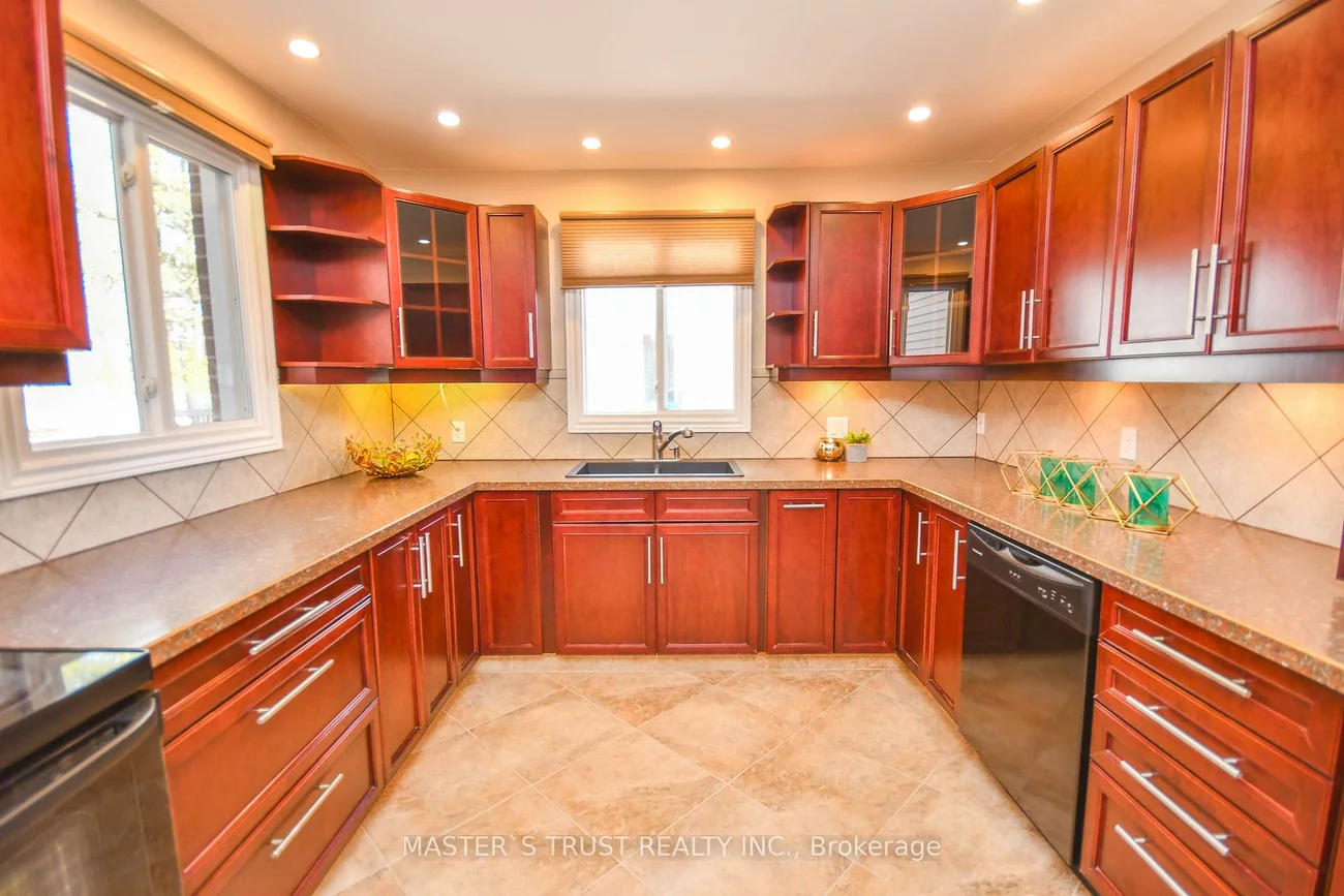 197, Browning, Letitia Heights, Barrie