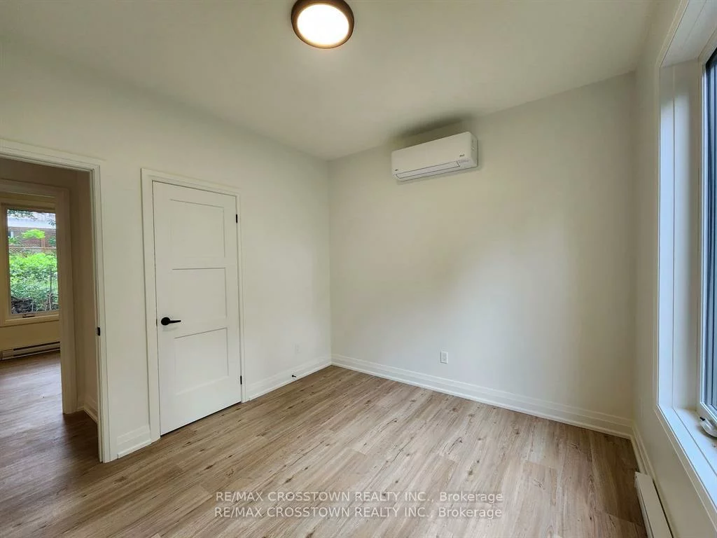 120, Dundonald, Codrington, Barrie