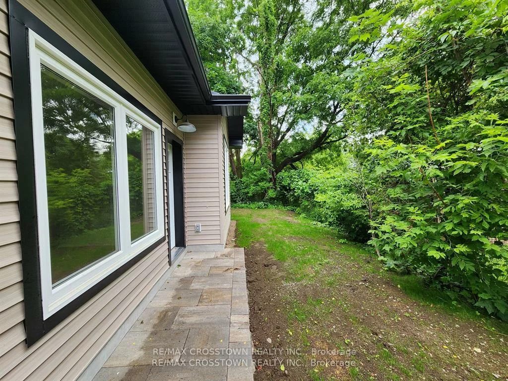 120, Dundonald, Codrington, Barrie