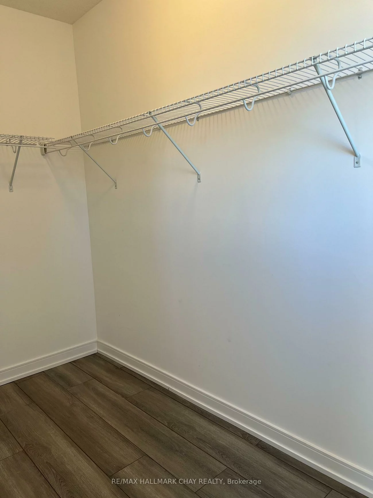 150, Blue Forest, Innis-Shore, Barrie