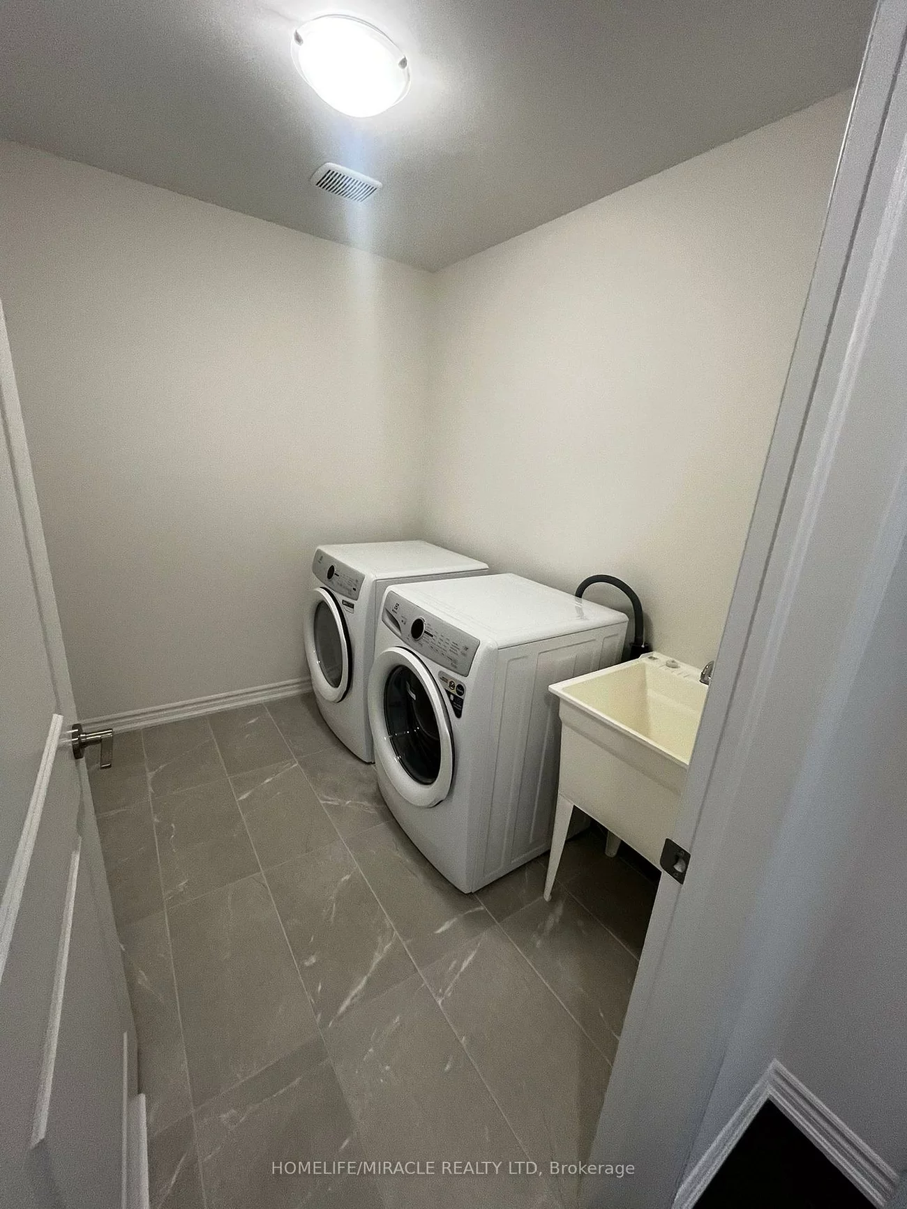 24, Phoenix, Rural Barrie Southeast, Barrie