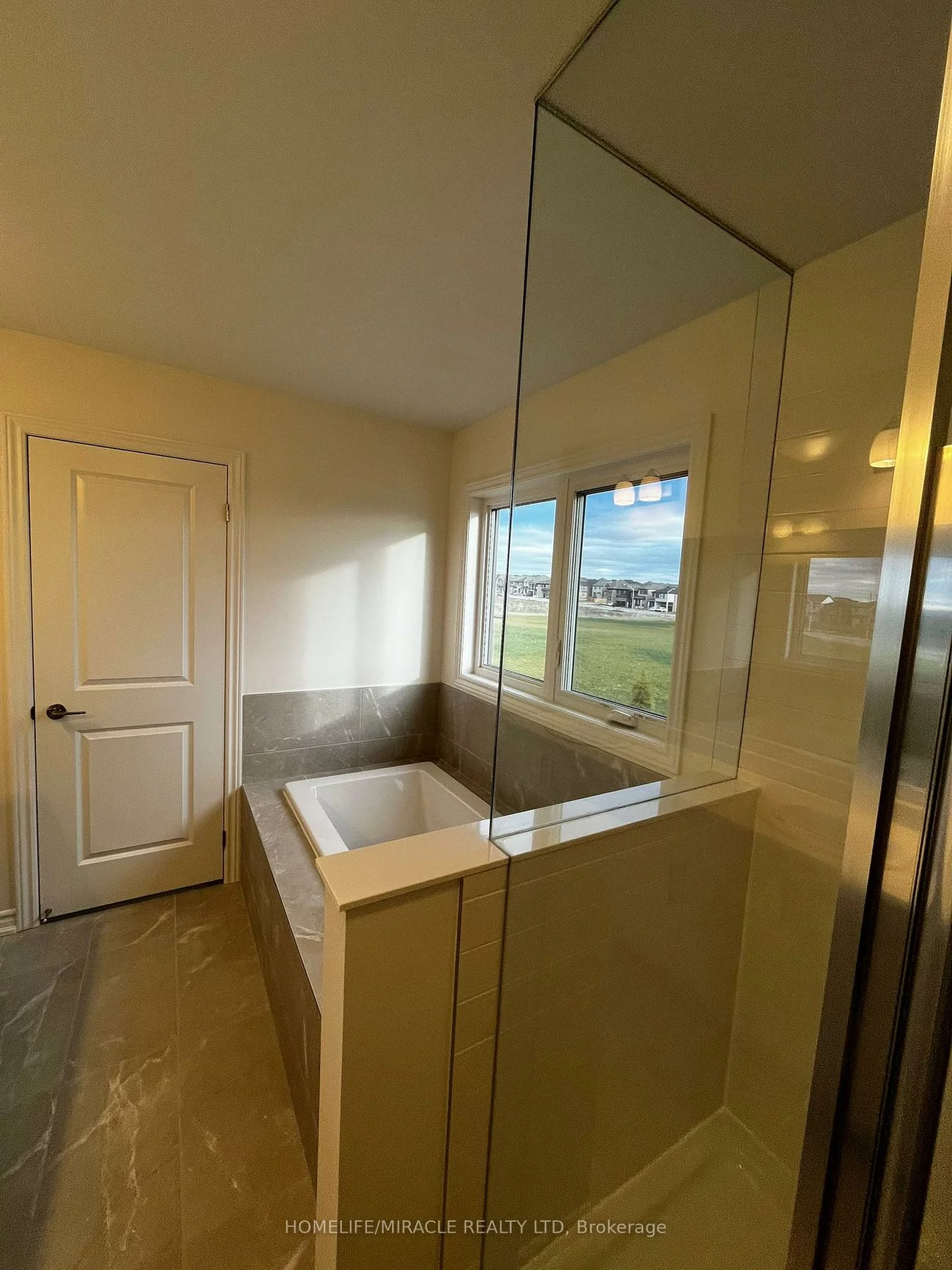 24, Phoenix, Rural Barrie Southeast, Barrie