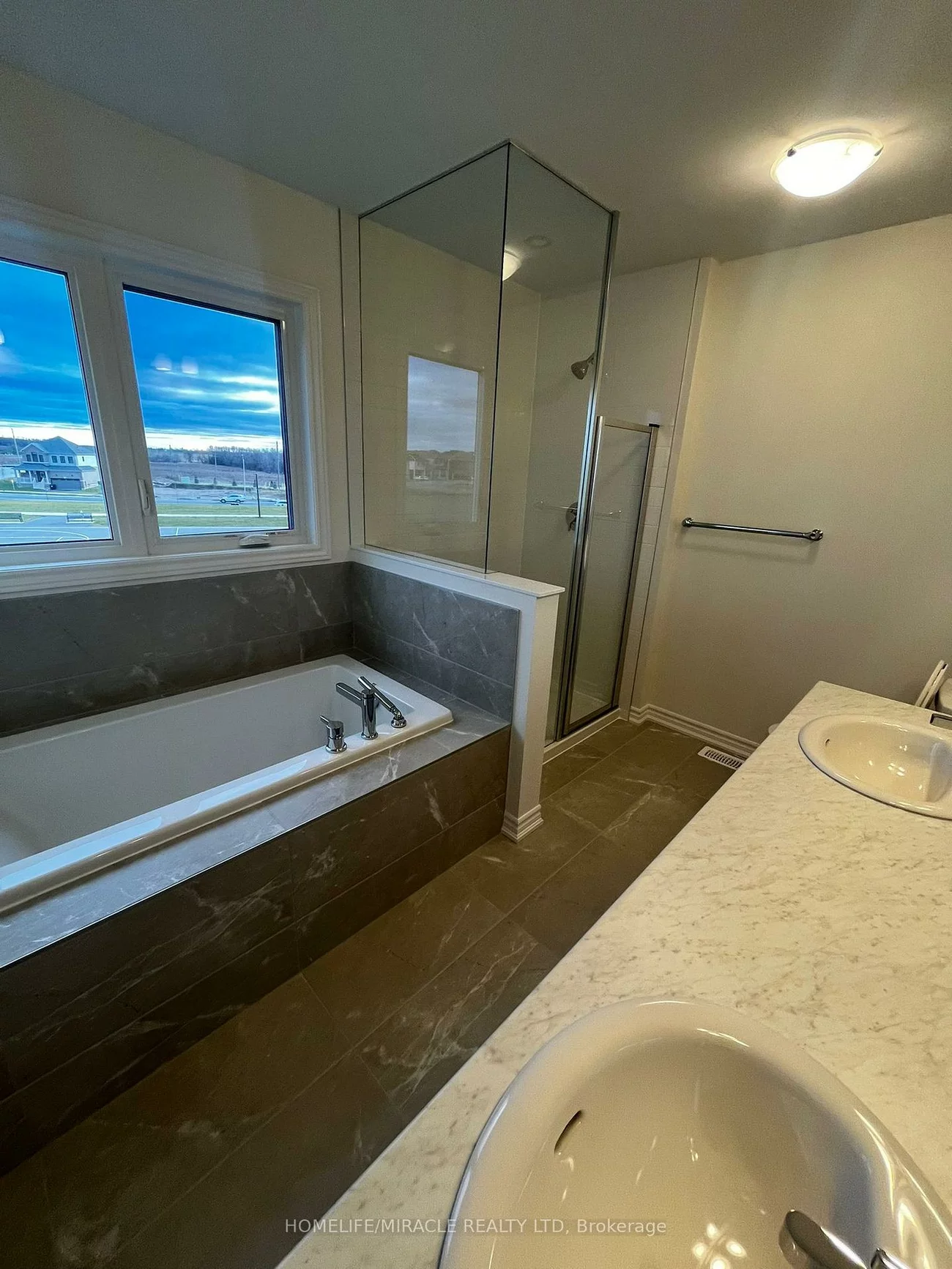 24, Phoenix, Rural Barrie Southeast, Barrie