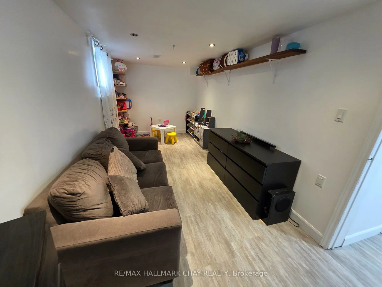 54, Shakespeare, Letitia Heights, Barrie