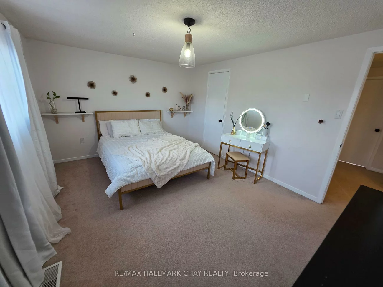 54, Shakespeare, Letitia Heights, Barrie