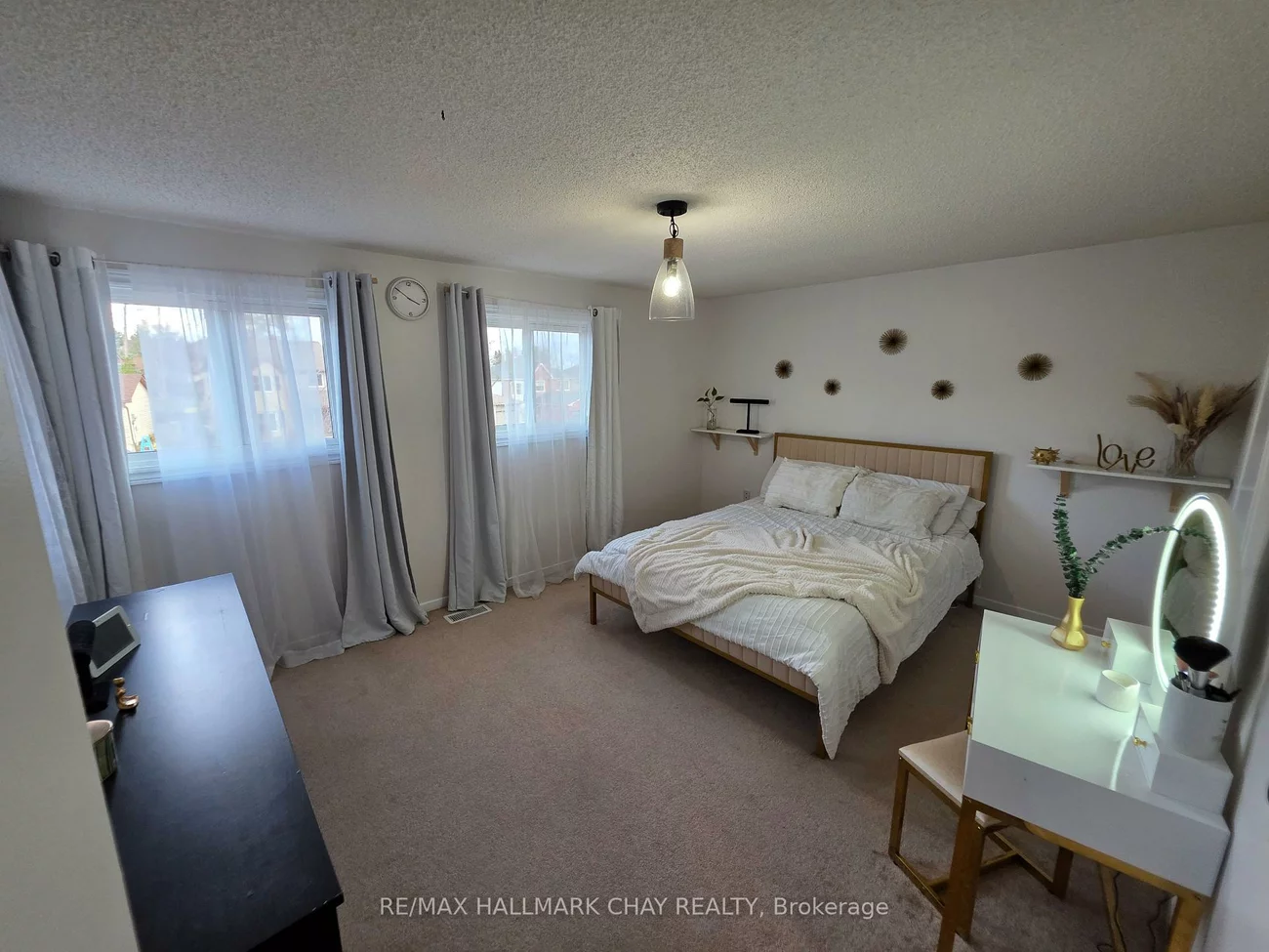 54, Shakespeare, Letitia Heights, Barrie