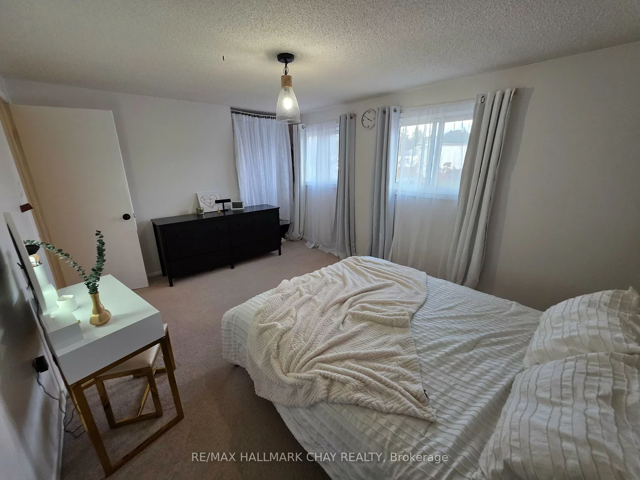 54, Shakespeare, Letitia Heights, Barrie