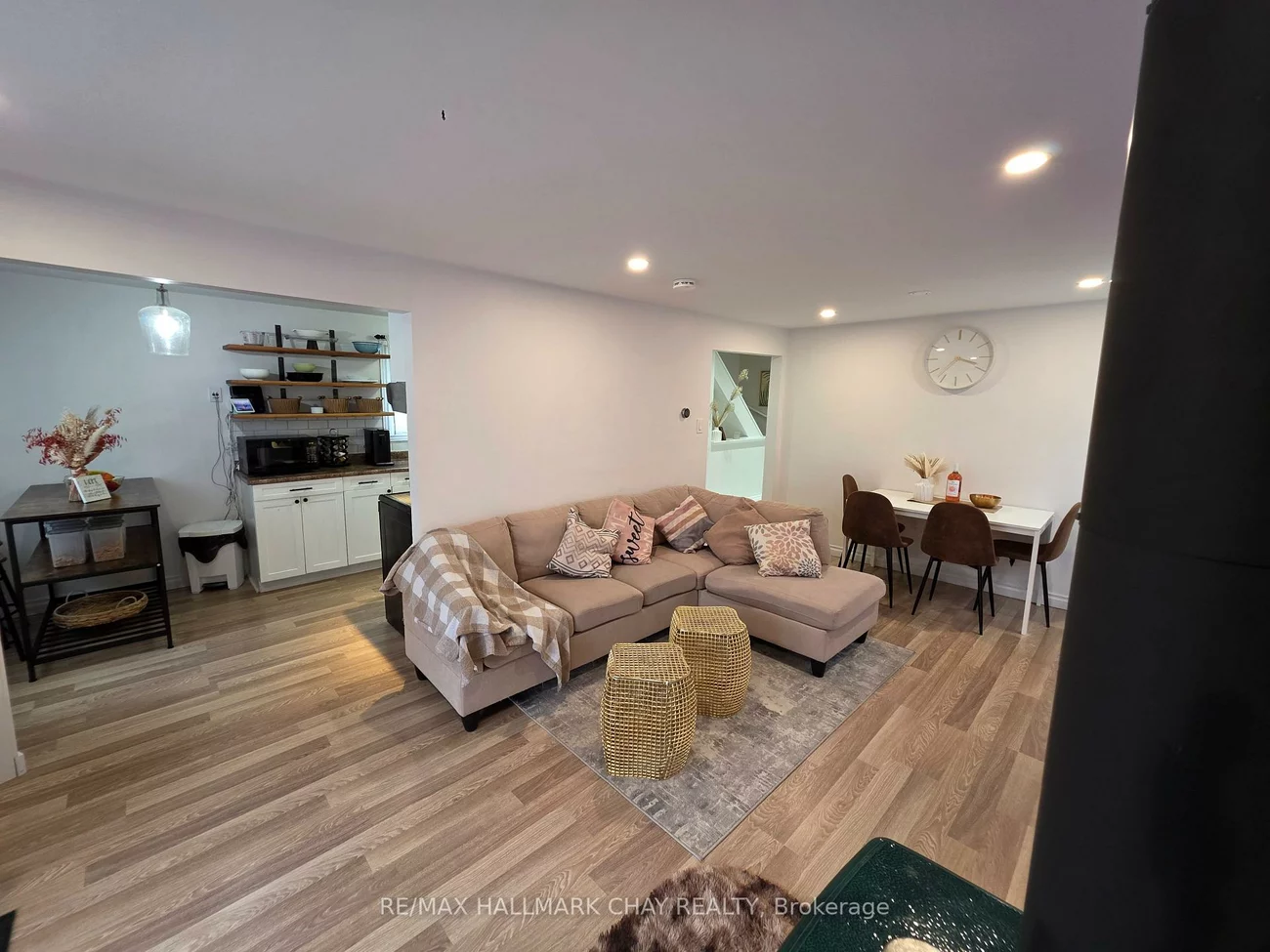 54, Shakespeare, Letitia Heights, Barrie